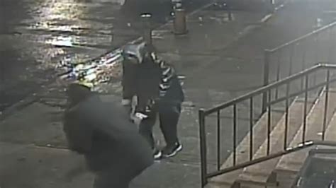 man robbed in brooklyn